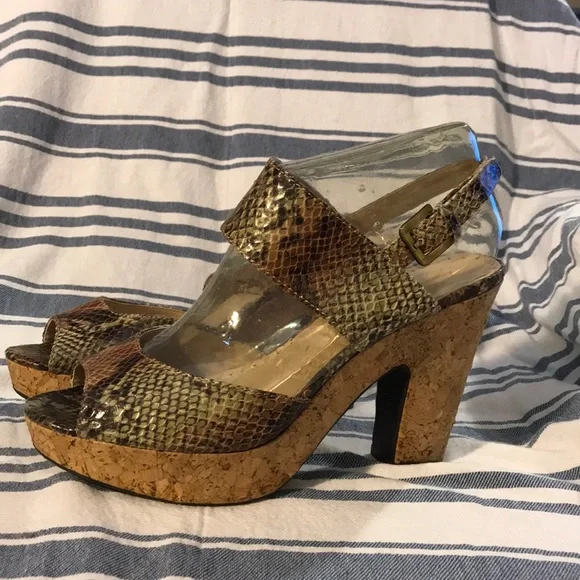 Neiman Marcus AV platform block heel snakeskin sandals - Picture 2 of 6